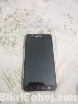 Samsung J 7